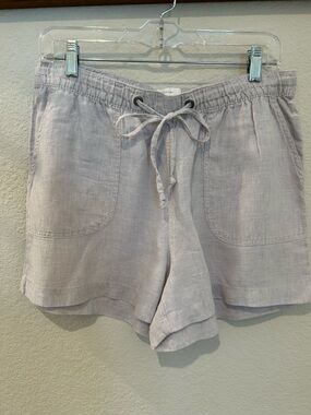 C & C Collection Women’s Linen Shorts
Beige
Size Large